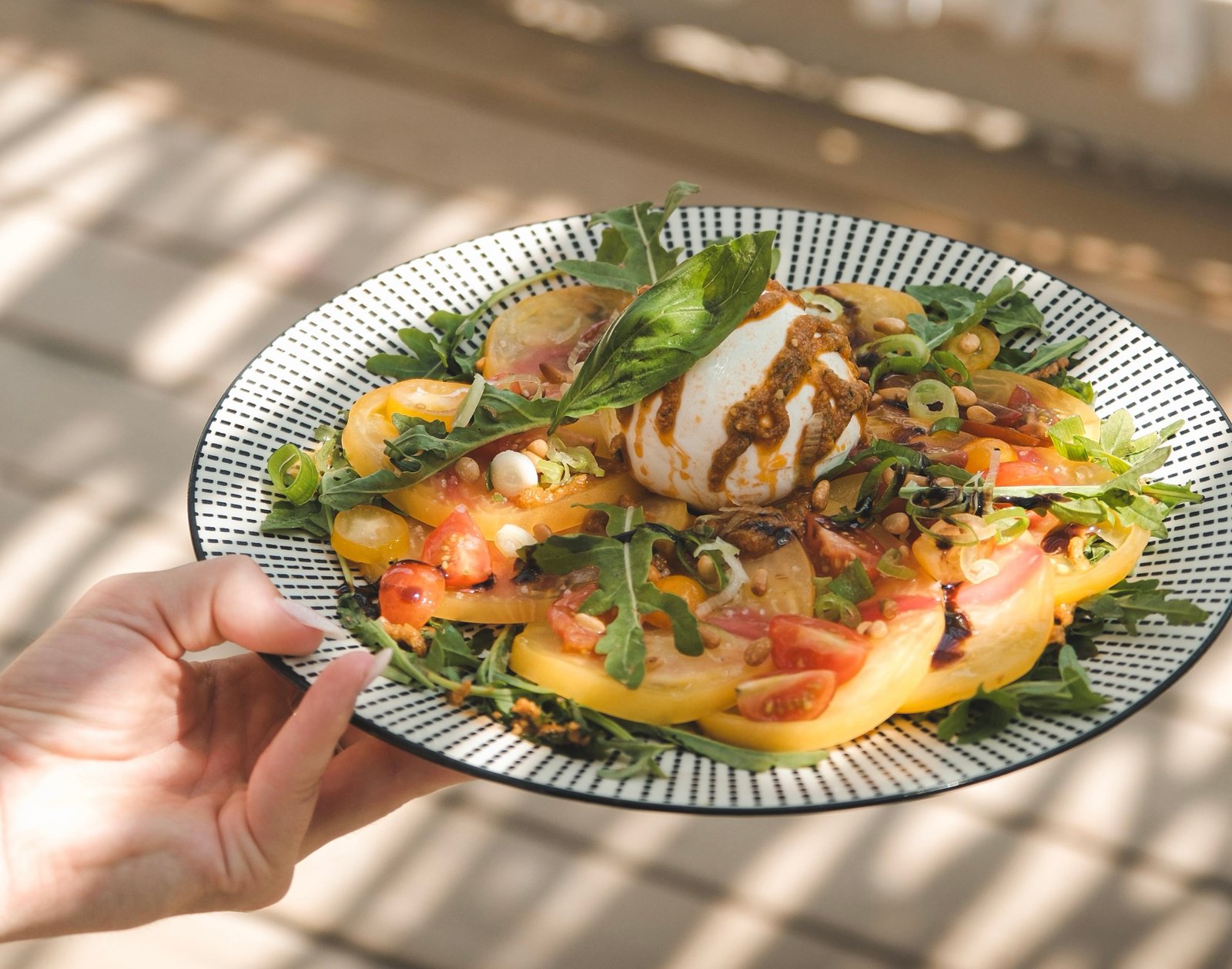 Salade burrata pesto rosso